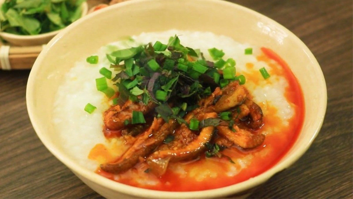 Cháo lươn là món ăn đặc trưng của ẩm thực xứ Nghê