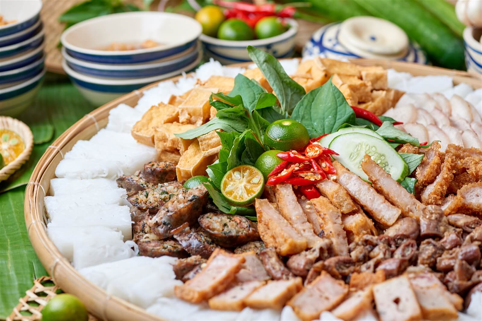 Top 5 địa điểm bún đậu mắm tôm nổi tiếng đất Hà Nội