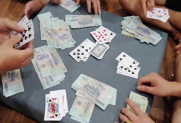 Hà Nội vừa bắt giữ ổ nhóm hoạt động tổ chức đánh bạc